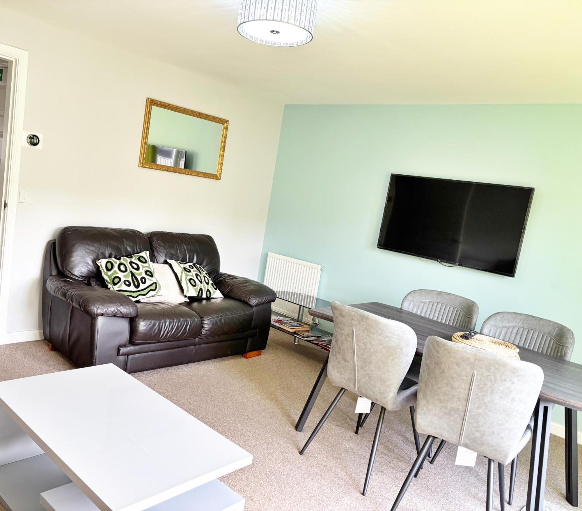 Villa 3 Bed House With Parking Near Airport EDI Exterior foto