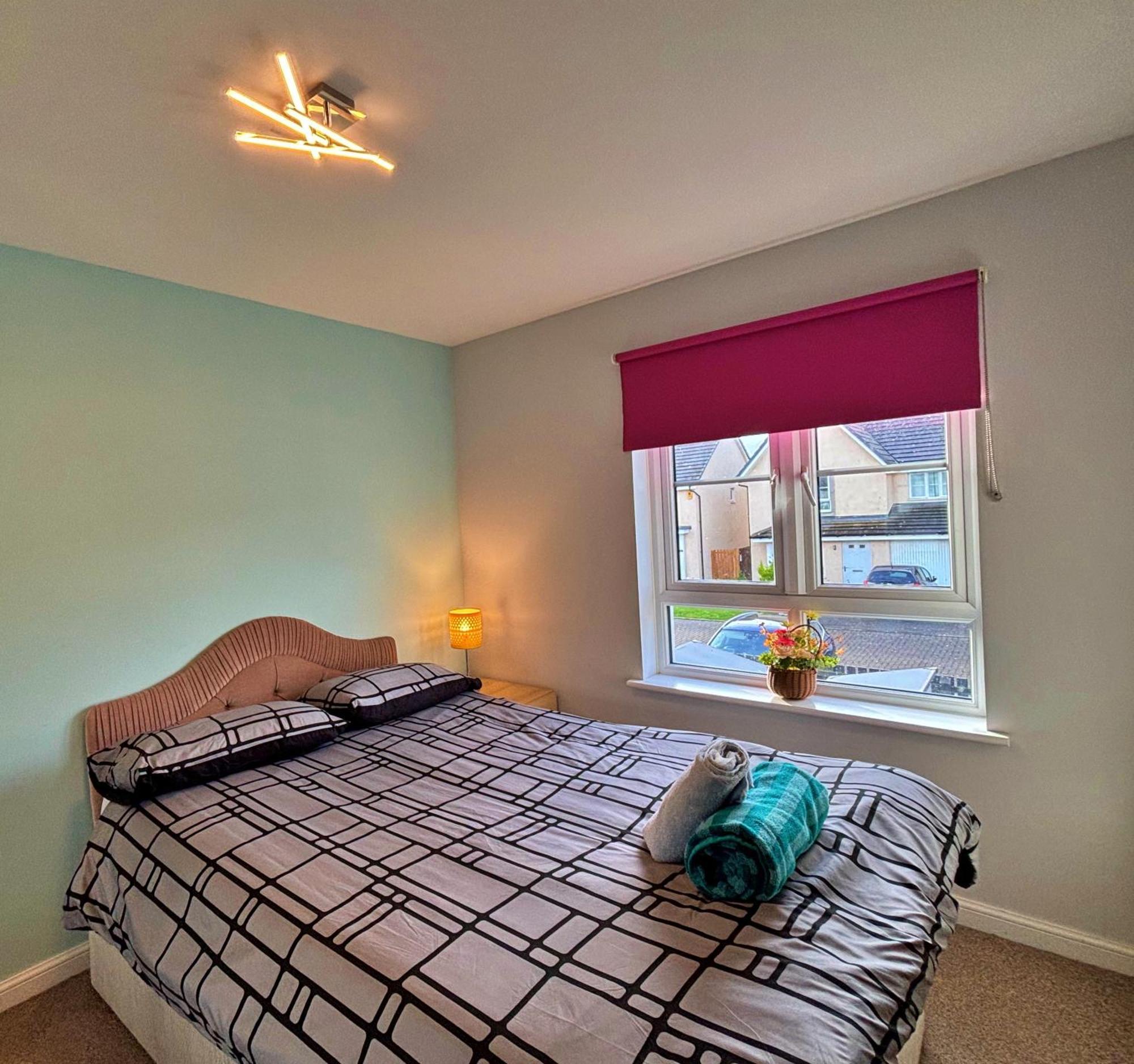 Villa 3 Bed House With Parking Near Airport EDI Exterior foto
