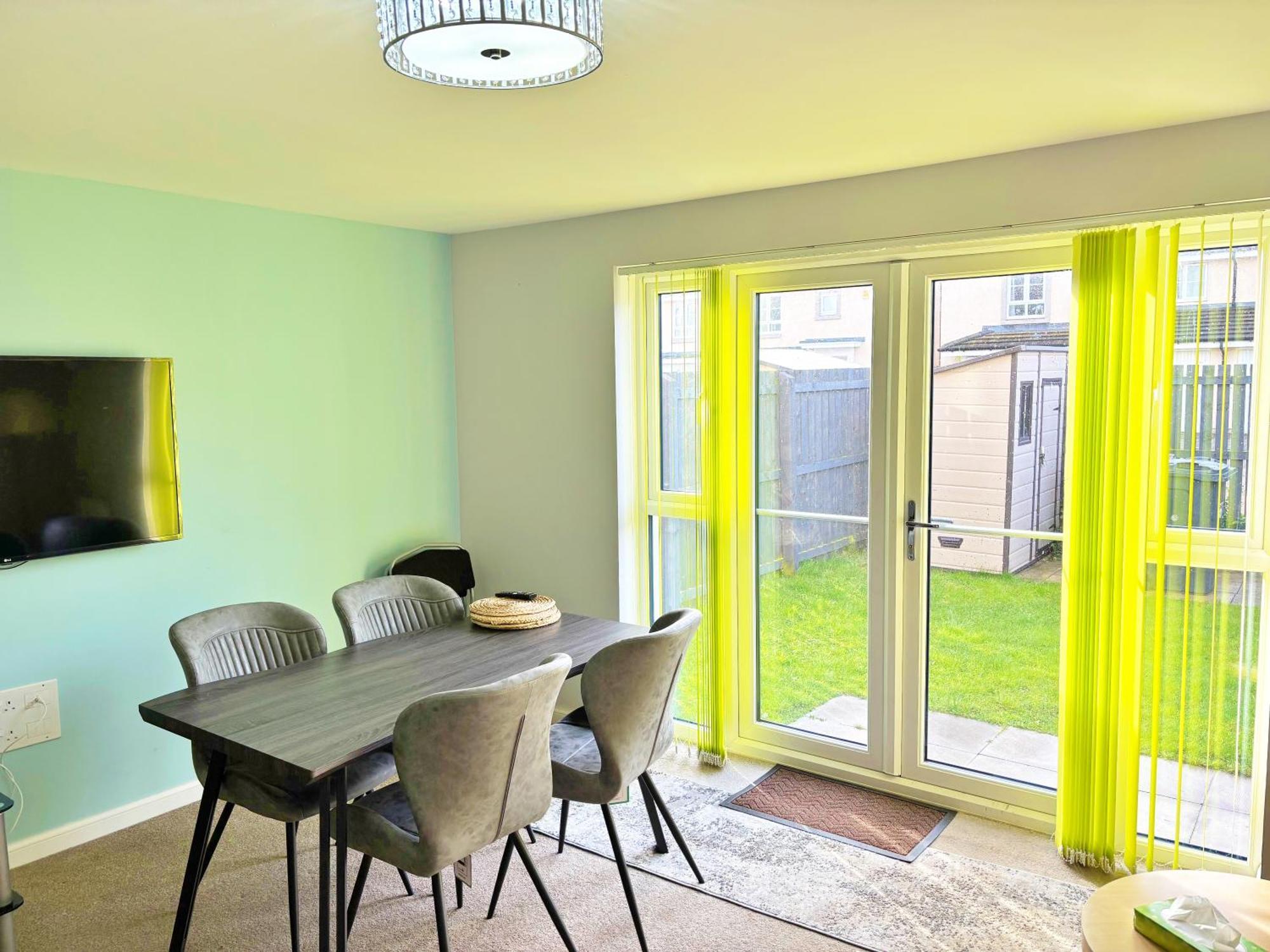 Villa 3 Bed House With Parking Near Airport EDI Exterior foto