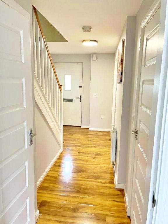 Villa 3 Bed House With Parking Near Airport EDI Exterior foto
