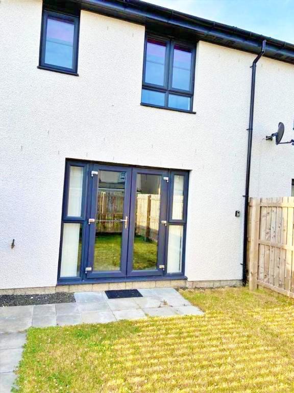 Villa 3 Bed House With Parking Near Airport EDI Exterior foto