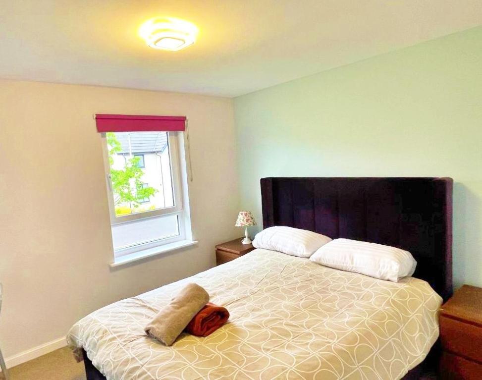 Villa 3 Bed House With Parking Near Airport EDI Exterior foto